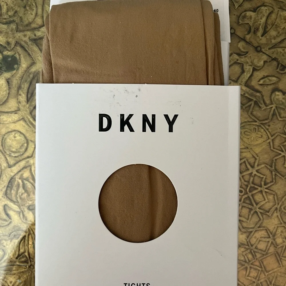 DKNY Women's Comfort Luxe Opaque Tights Collants Caramel Small Petite NEW